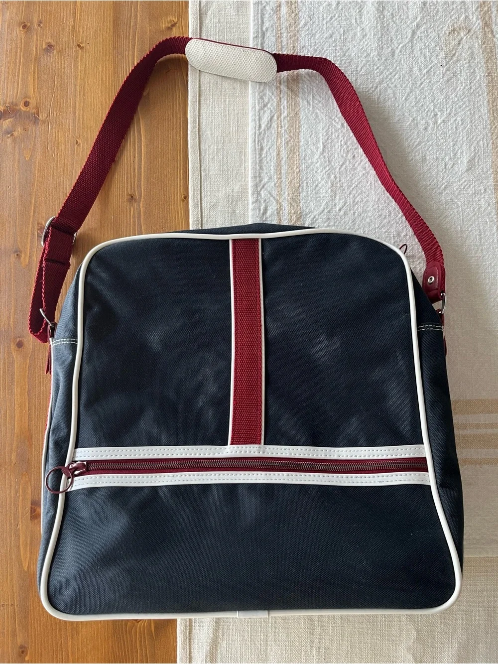 Vintage Retro Stripe Samsonite Men's Black and Burgundy Messenger Travel Bag